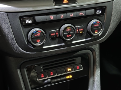 VW Sharan Comfortline 7-Sitzer Navi PDC DAB+ BLIS