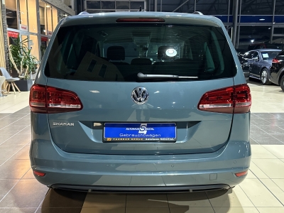 VW Sharan Comfortline 7-Sitzer Navi PDC DAB+ BLIS
