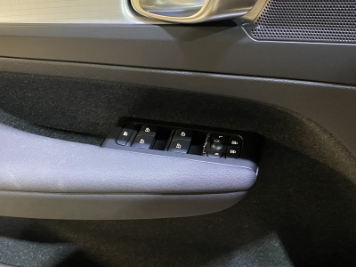 Volvo XC40 Momentum Pro*2WD*SHZ*Navi*LED*Keyless*