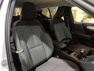 Volvo XC40 Momentum Pro*2WD*SHZ*Navi*LED*Keyless*