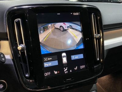 Volvo XC40 Momentum Pro*2WD*SHZ*Navi*LED*Keyless*