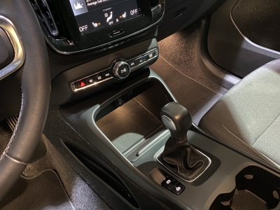 Volvo XC40 Momentum Pro*2WD*SHZ*Navi*LED*Keyless*