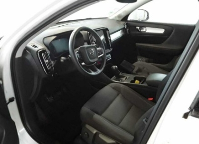 Volvo XC40 Momentum Pro*2WD*SHZ*Navi*LED*Keyless*