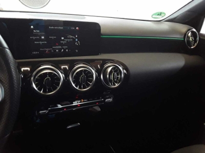 Mercedes-Benz A 250 e AMG Line Night Navi LED Ambiente-Licht