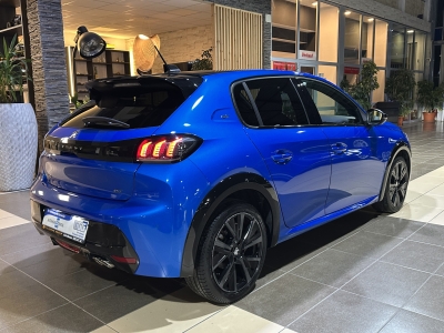 Peugeot 208 GT Pack Navi Ambientelicht LED PDC R.Cam ACC