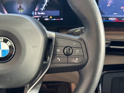 BMW X1 20 i sDrive xLine Leder Navi WideScreen LED