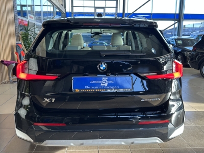 BMW X1 20 i sDrive xLine Leder Navi WideScreen LED
