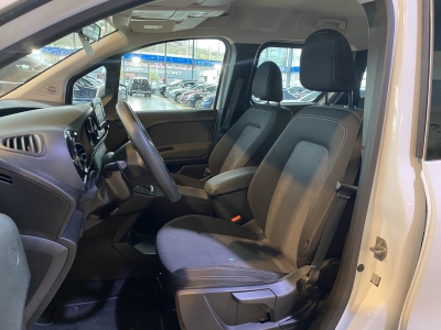 Mercedes-Benz T-Klasse 180 Navi SHZ PDC Klima Tempomat DAB GJR