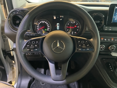 Mercedes-Benz T-Klasse 180 Navi SHZ PDC Klima Tempomat DAB GJR