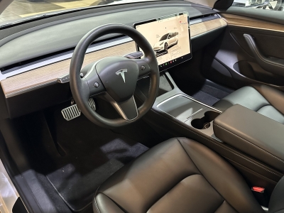 Tesla Model 3 Autopilot*LED*Wärmepumpe*Leder*Pano*ACC