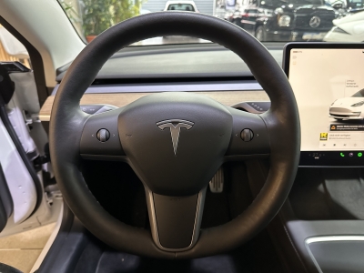 Tesla Model 3 Autopilot*LED*Wärmepumpe*Leder*Pano*ACC