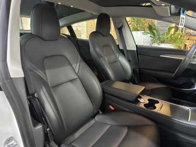 Tesla Model 3 Autopilot*LED*Wärmepumpe*Leder*Pano*ACC