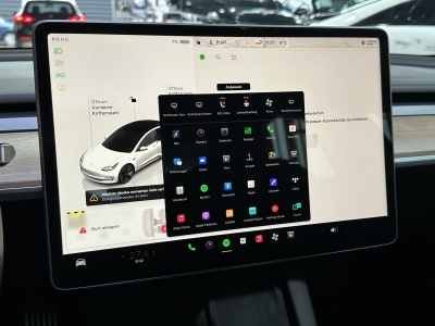 Tesla Model 3 Autopilot*LED*Wärmepumpe*Leder*Pano*ACC