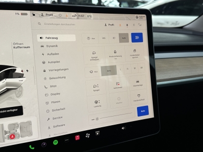 Tesla Model 3 Autopilot*LED*Wärmepumpe*Leder*Pano*ACC