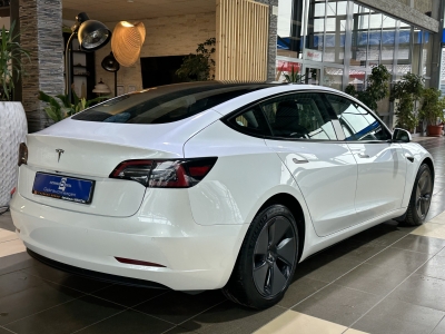 Tesla Model 3 Autopilot*LED*Wärmepumpe*Leder*Pano*ACC