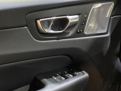 Volvo XC60 Ultimate Dark*AWD*B&W*360Cam*LED*SHZ*Pano*