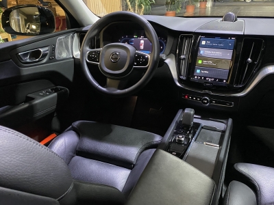 Volvo XC60 Ultimate Dark*AWD*B&W*360Cam*LED*SHZ*Pano*