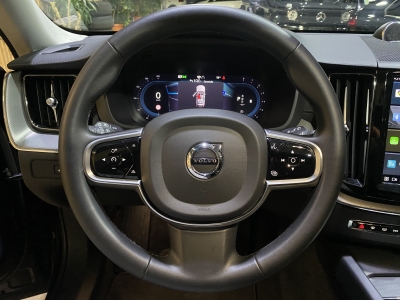 Volvo XC60 Ultimate Dark*AWD*B&W*360Cam*LED*SHZ*Pano*