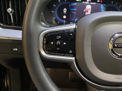 Volvo XC60 Ultimate Dark*AWD*B&W*360Cam*LED*SHZ*Pano*