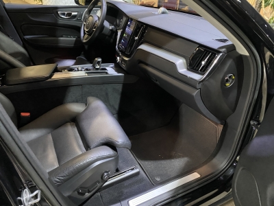 Volvo XC60 Ultimate Dark*AWD*B&W*360Cam*LED*SHZ*Pano*