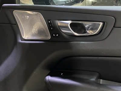 Volvo XC60 Ultimate Dark*AWD*B&W*360Cam*LED*SHZ*Pano*