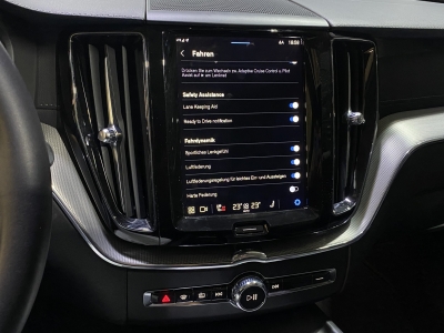 Volvo XC60 Ultimate Dark*AWD*B&W*360Cam*LED*SHZ*Pano*