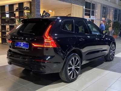 Volvo XC60 Ultimate Dark*AWD*B&W*360Cam*LED*SHZ*Pano*