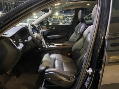 Volvo XC60 Ultimate Dark*AWD*B&W*360Cam*LED*SHZ*Pano*