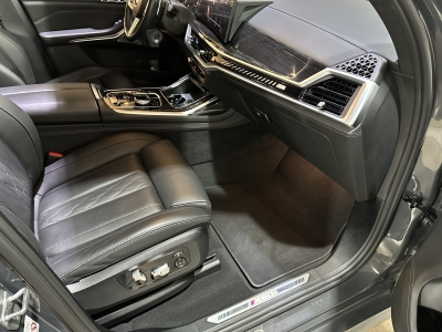 BMW X7 M60i*AHK*5xKlima*360Cam*Pano*ACC*23"LM*6xSHZ*