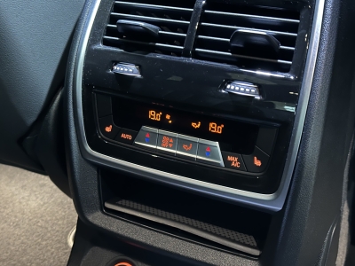 BMW X7 M60i*AHK*5xKlima*360Cam*Pano*ACC*23"LM*6xSHZ*