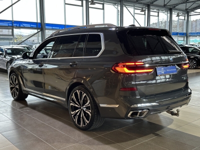 BMW X7 M60i*AHK*5xKlima*360Cam*Pano*ACC*23"LM*6xSHZ*