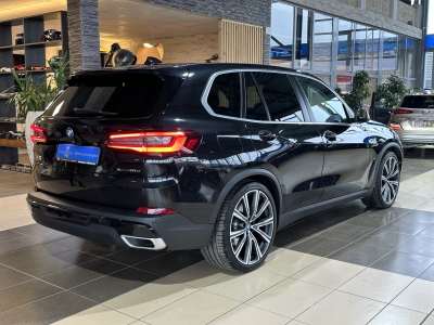 BMW X5 45e Innovations*4XSHZ*LED*R.Cam*Nav*HUD*22"LM