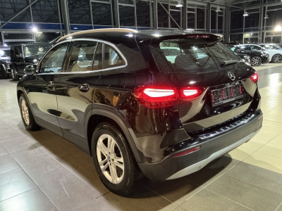 Mercedes-Benz GLA 180 Navi dig.Cockpit Tempomat LED Spurassist