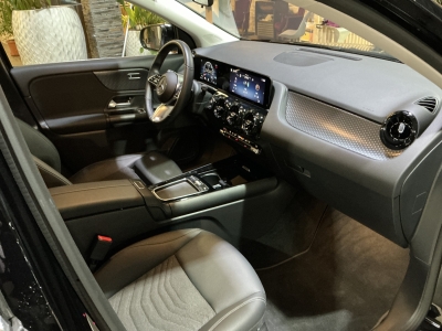 Mercedes-Benz GLA 180 Navi dig.Cockpit Tempomat LED Spurassist