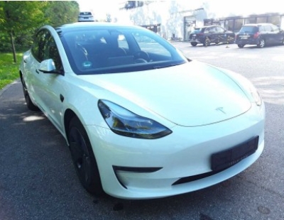 Tesla Model 3 Long Range Dual*AWD*PANO*LED*Leder*ACC*
