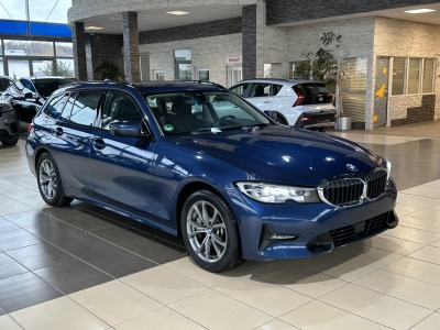 BMW 330 e Sport Line LED ACC PDC SHZ DAB dig.Cockpit