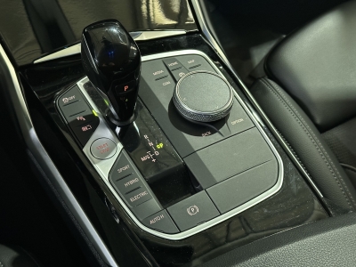 BMW 330 e Sport Line LED ACC PDC SHZ DAB dig.Cockpit