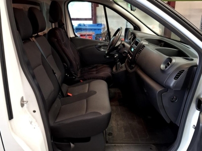 Renault Trafic 2,8t Komfort Würth-Regale LED AHK PDC 