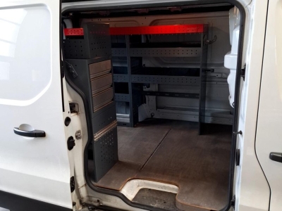 Renault Trafic 2,8t Komfort Würth-Regale LED AHK PDC 