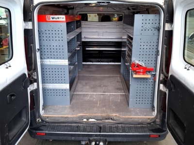 Renault Trafic 2,8t Komfort Würth-Regale LED AHK PDC 