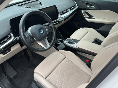 BMW iX1 30 xDrive Pano Premium WideScreen Navi R.Cam