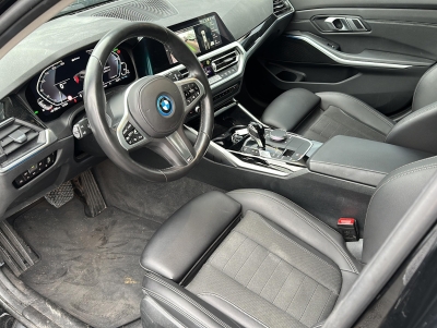 BMW 330 e Sport Line ACC HiFi-Sound LED Navi PDC SHZ