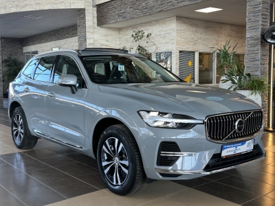 Volvo XC60 Essential*T6*Plug-In*AWD*4xSHZ*LED*AHK*Navi