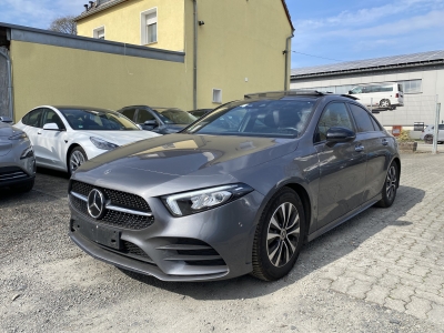 Mercedes-Benz A 200 AMG Line*ACC*LED*SHZ*R.Cam*Navi*Leder*Pano