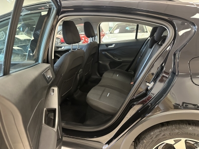 Ford Focus Active Crossover*LED*R-Cam*CarPlay*Navi*