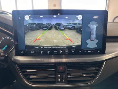 Ford Focus Active Crossover*LED*R-Cam*CarPlay*Navi*