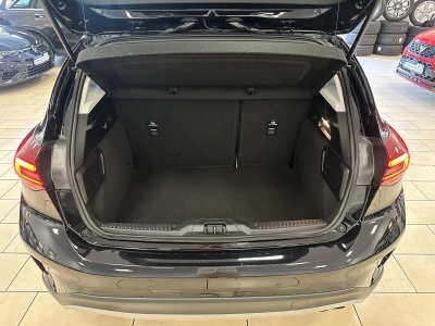 Ford Focus Active Crossover*LED*R-Cam*CarPlay*Navi*