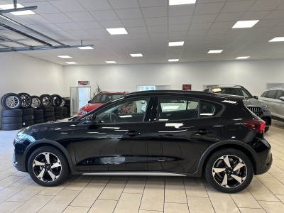 Ford Focus Active Crossover*LED*R-Cam*CarPlay*Navi*