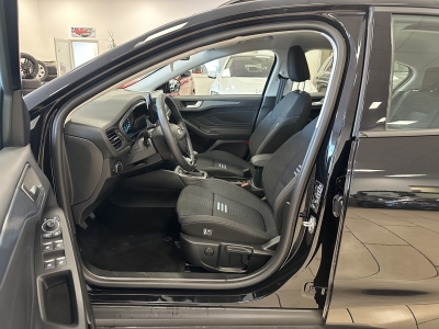 Ford Focus Active Crossover*LED*R-Cam*CarPlay*Navi*