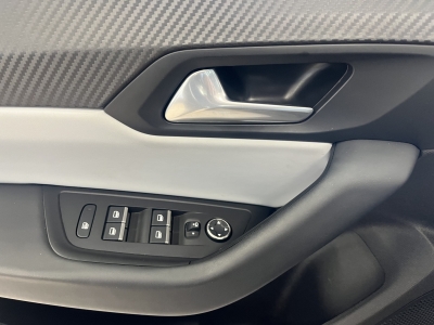 Peugeot 508 Allure*Full-LED*3-D-Navi*Cam*Leder*SHZ*PDC*